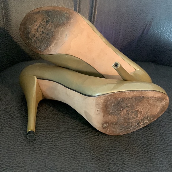 Stuart Weitzman champagne patent leather heels size 8 - Picture 7 of 13